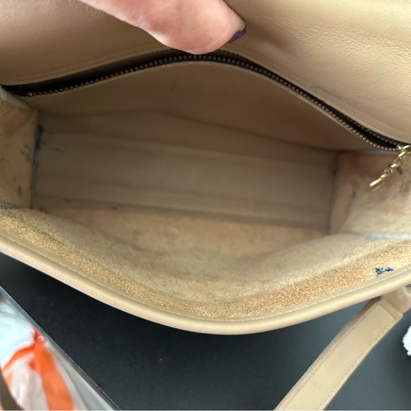 Vintage Coach Court Crossbody in Tan Leather - Picture 11 of 14